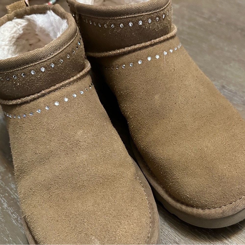 Tan Mini Uggs